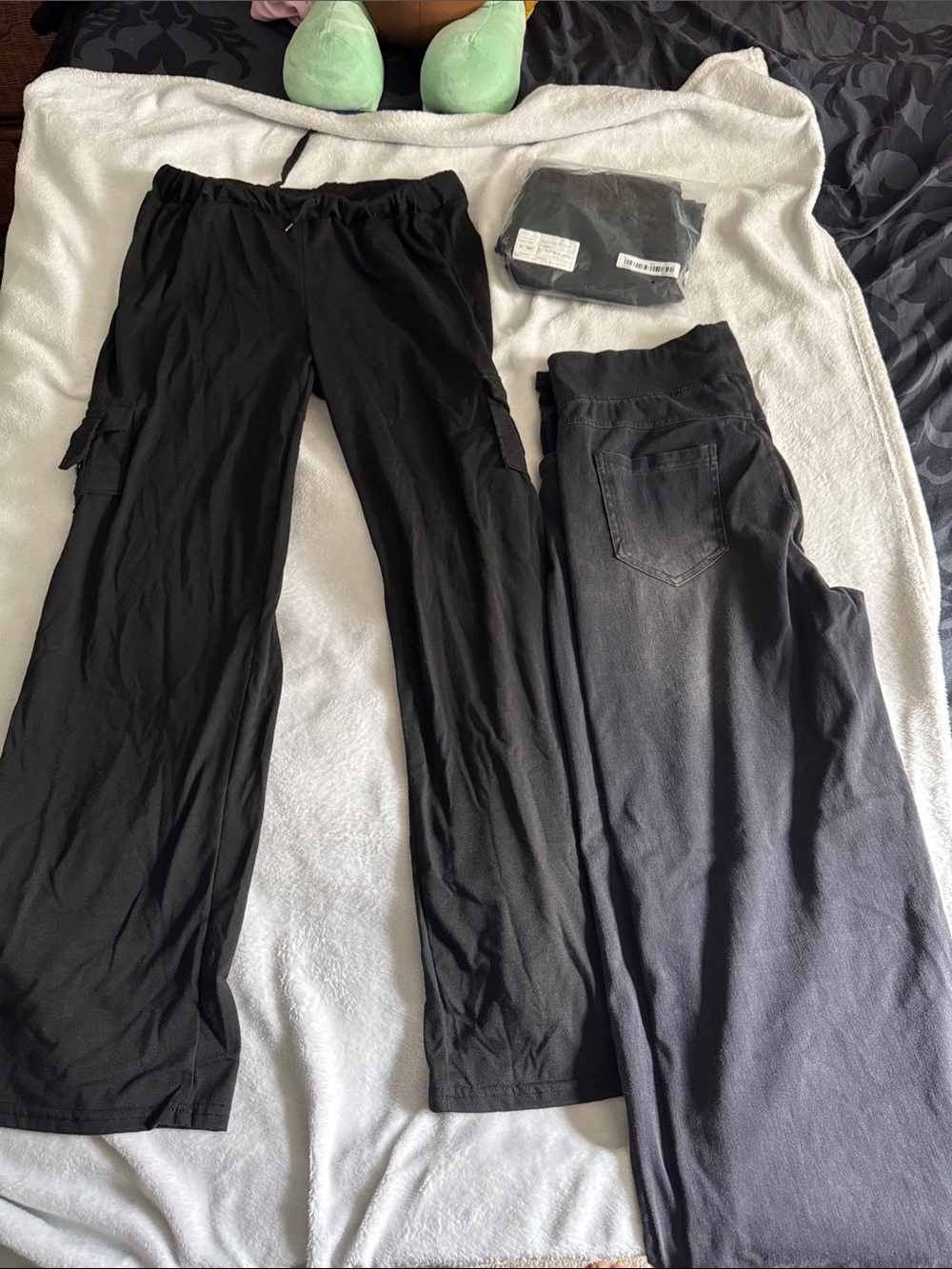 Women's Black Comfort Leggings with Wide-Leg Cargo Style